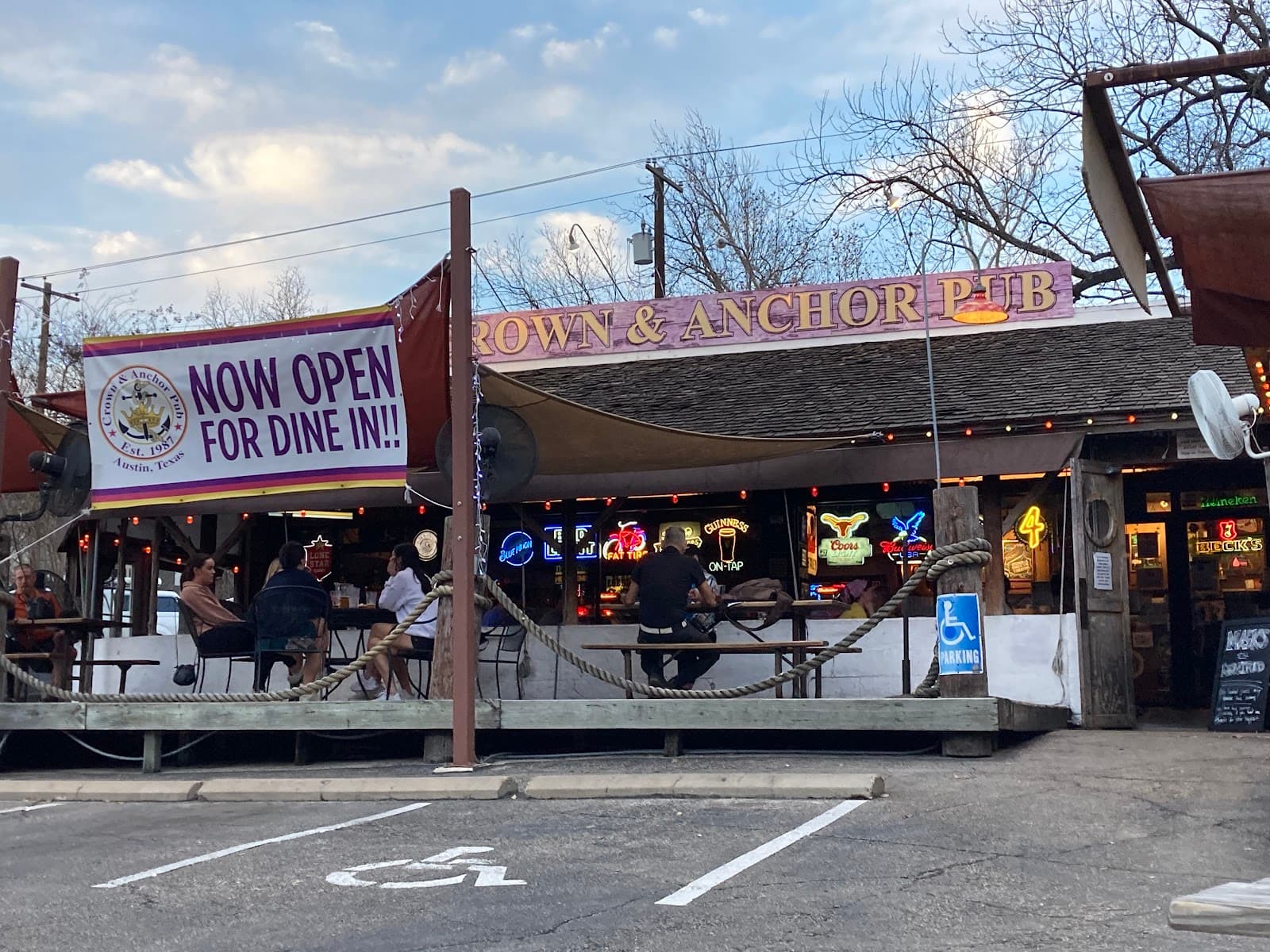 Crown & Anchor Pub