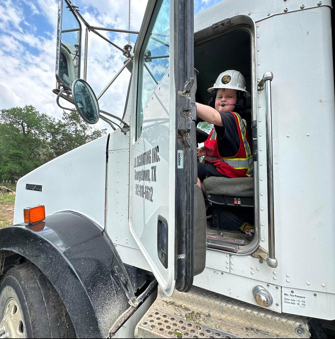 JR Excavating Inc