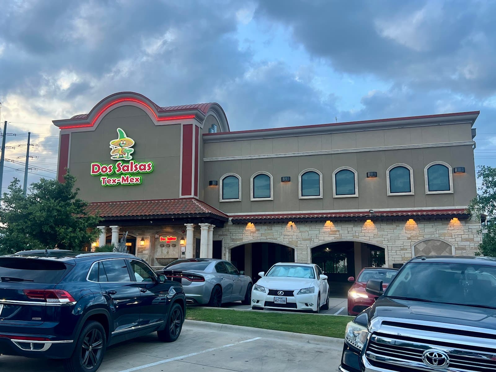 Dos Salsas, Domain (Austin)