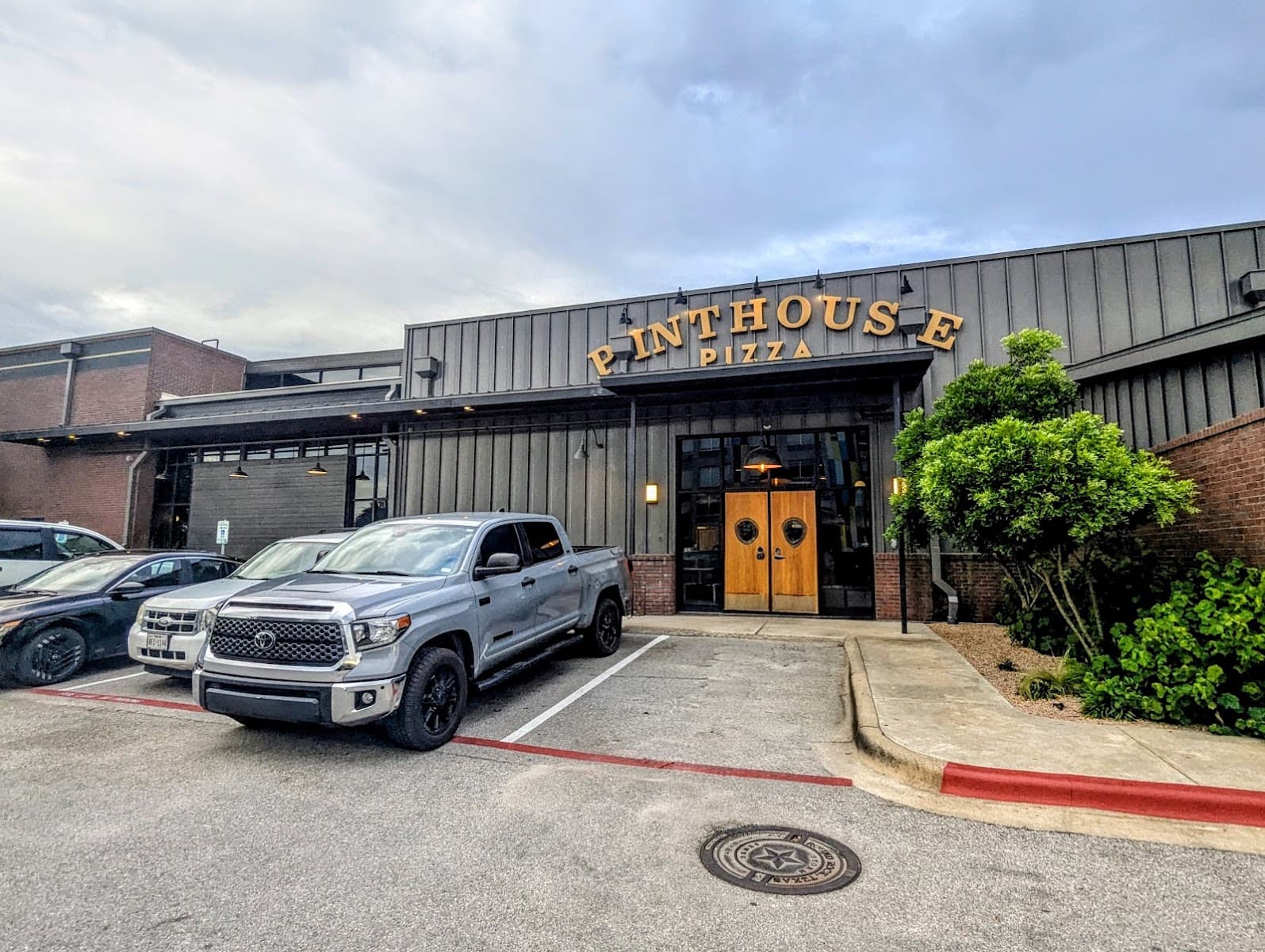 Pinthouse Pizza